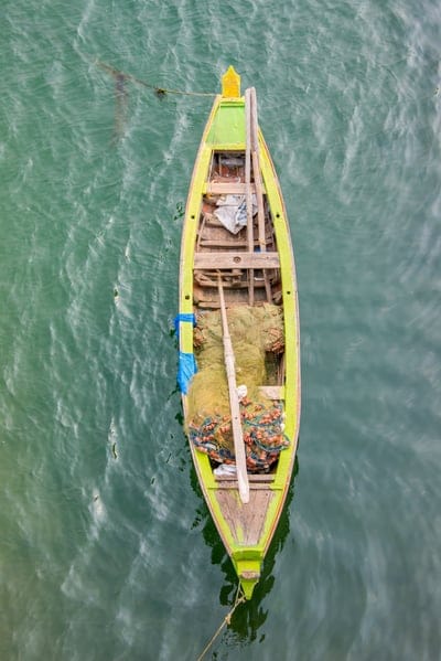 boat,fishing boat,lock screen wallpaper,mobile wallpaper 4K,lake,beautiful wallpaper,moored,water,iPhone wallpaper,phone wallpaper,iPad wallpaper,nature,mobile wallpaper,wooden boat,outdoors,landscape,HD wallpaper,Samsung wallpaper,wallpaper