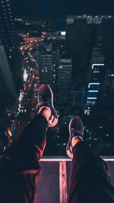 feetontop,faceless,boyontop,citybg,dark,boy,attitude,city